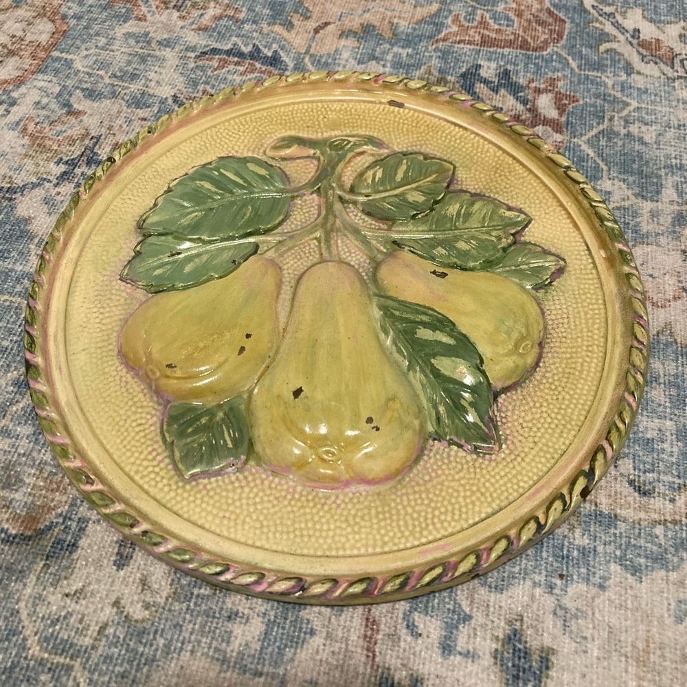 Vintage brass foil art pear hanging made in England - Picture 1 of 4